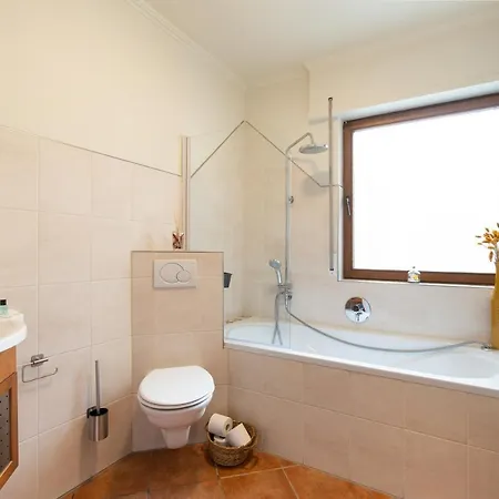 Haus Blaue Traube Mit Moselblick Apartment Ediger-Eller Exterior photo