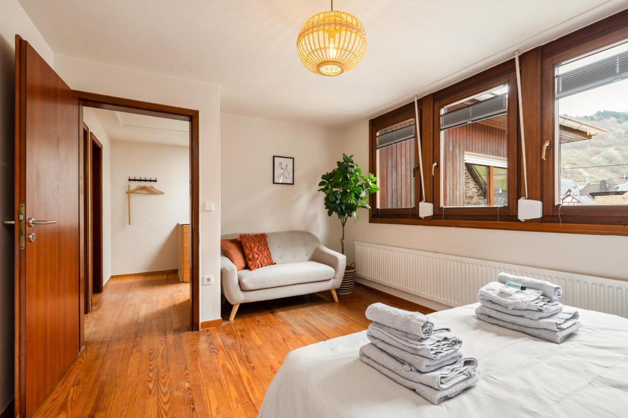 Haus Blaue Traube Mit Moselblick Und Privat Terrasse Apartment Ediger-Eller